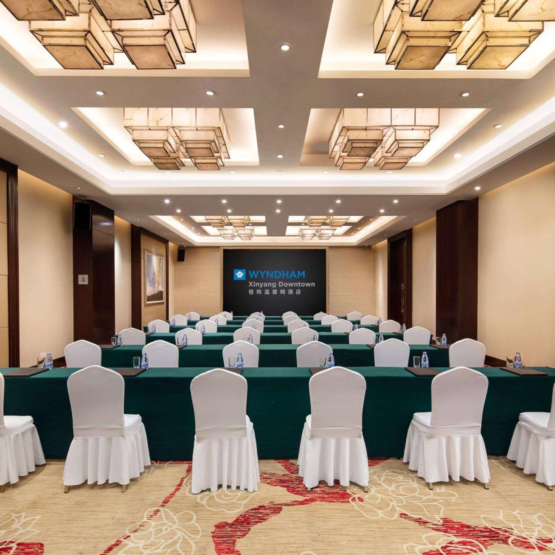 Wyndham Xinyang Downtown 49/59