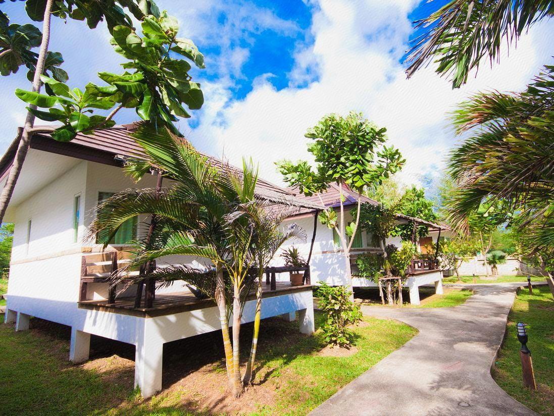 Rattana Pura Beach Resort 42/54