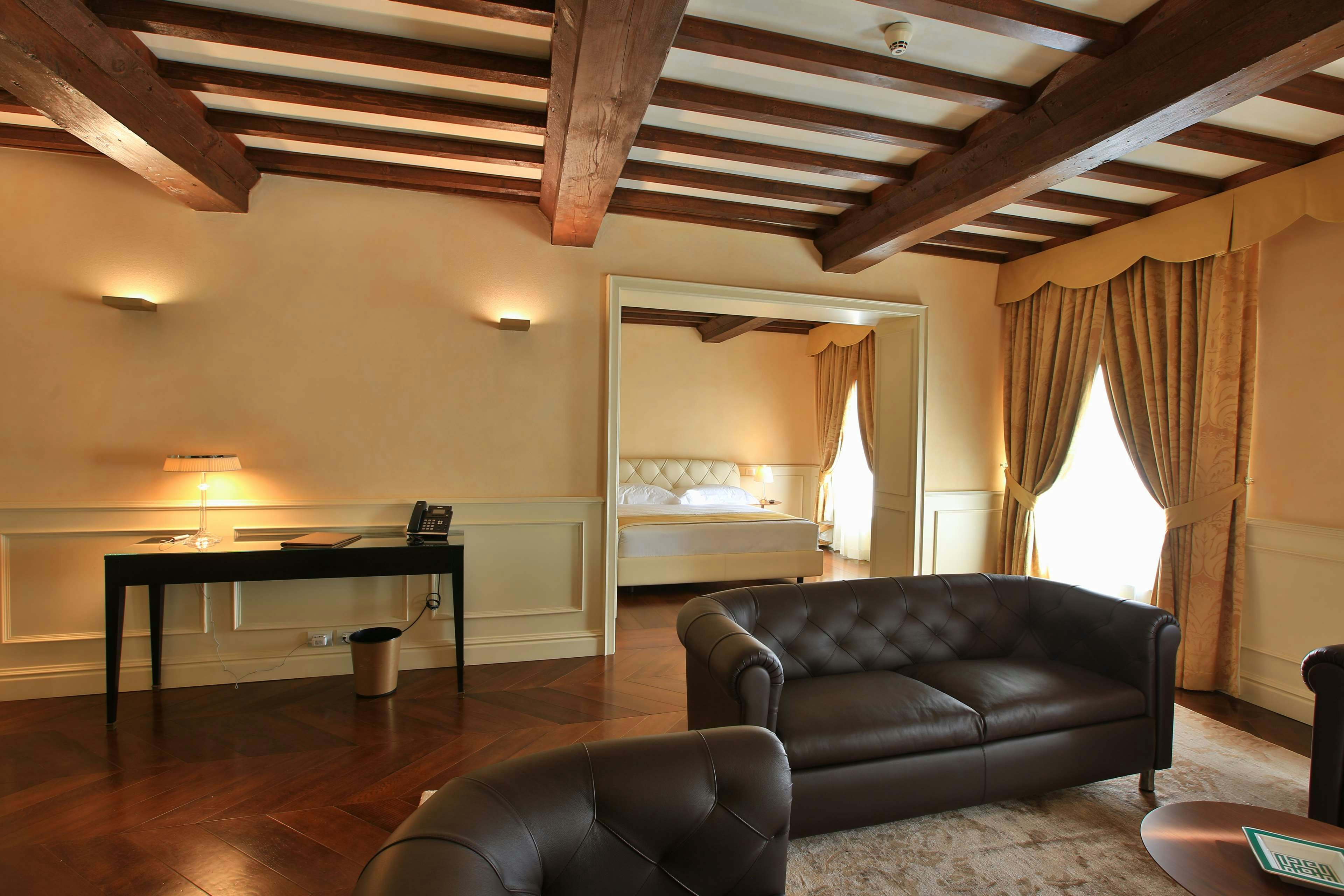 Hotel Rua Frati 48 in San Francesco 33/50