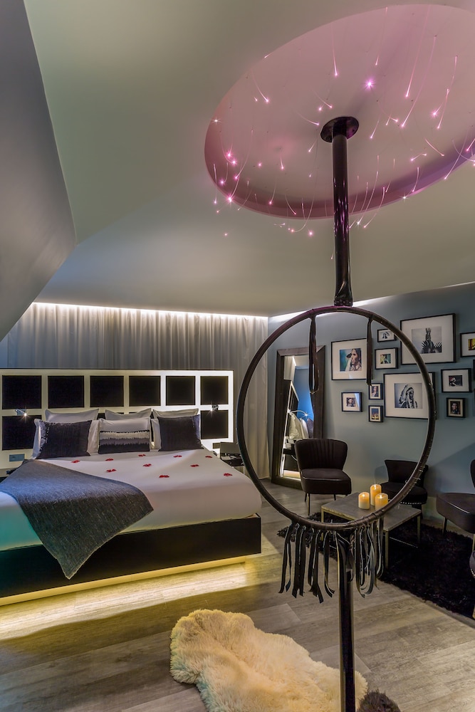 Hotel Legend 42/53