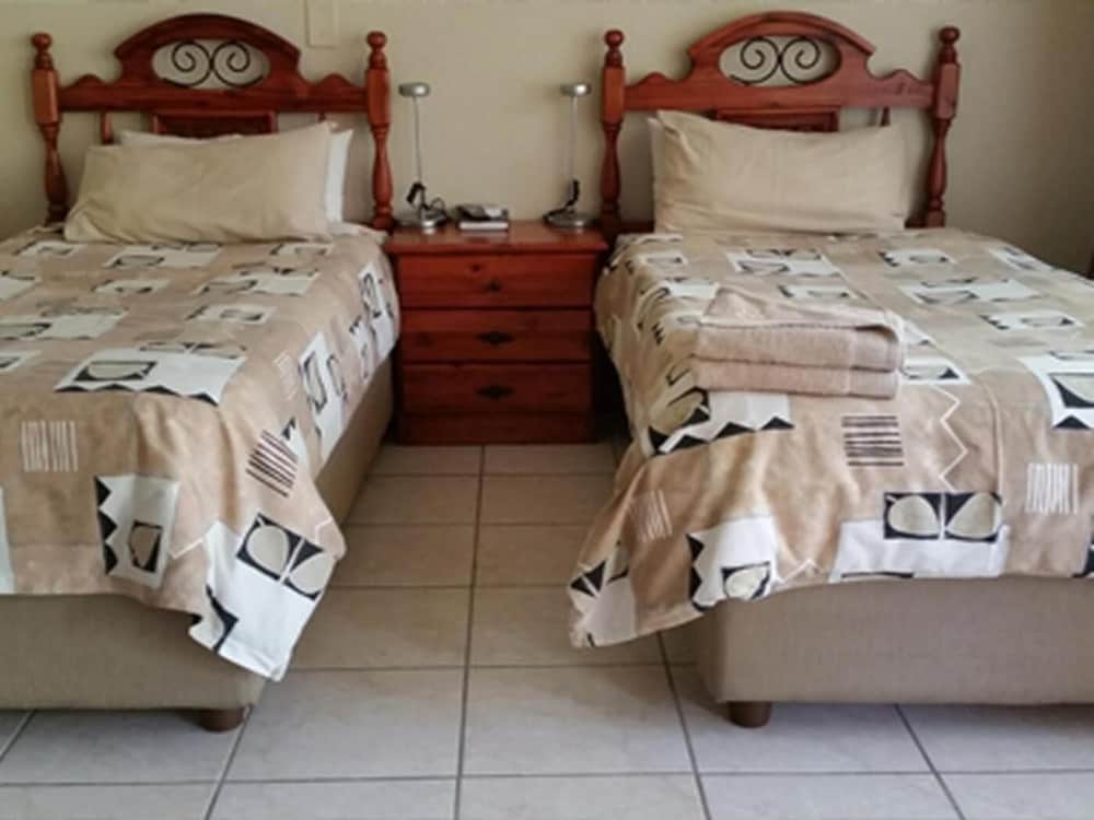 Country Blue Luxury Guest House 19/44