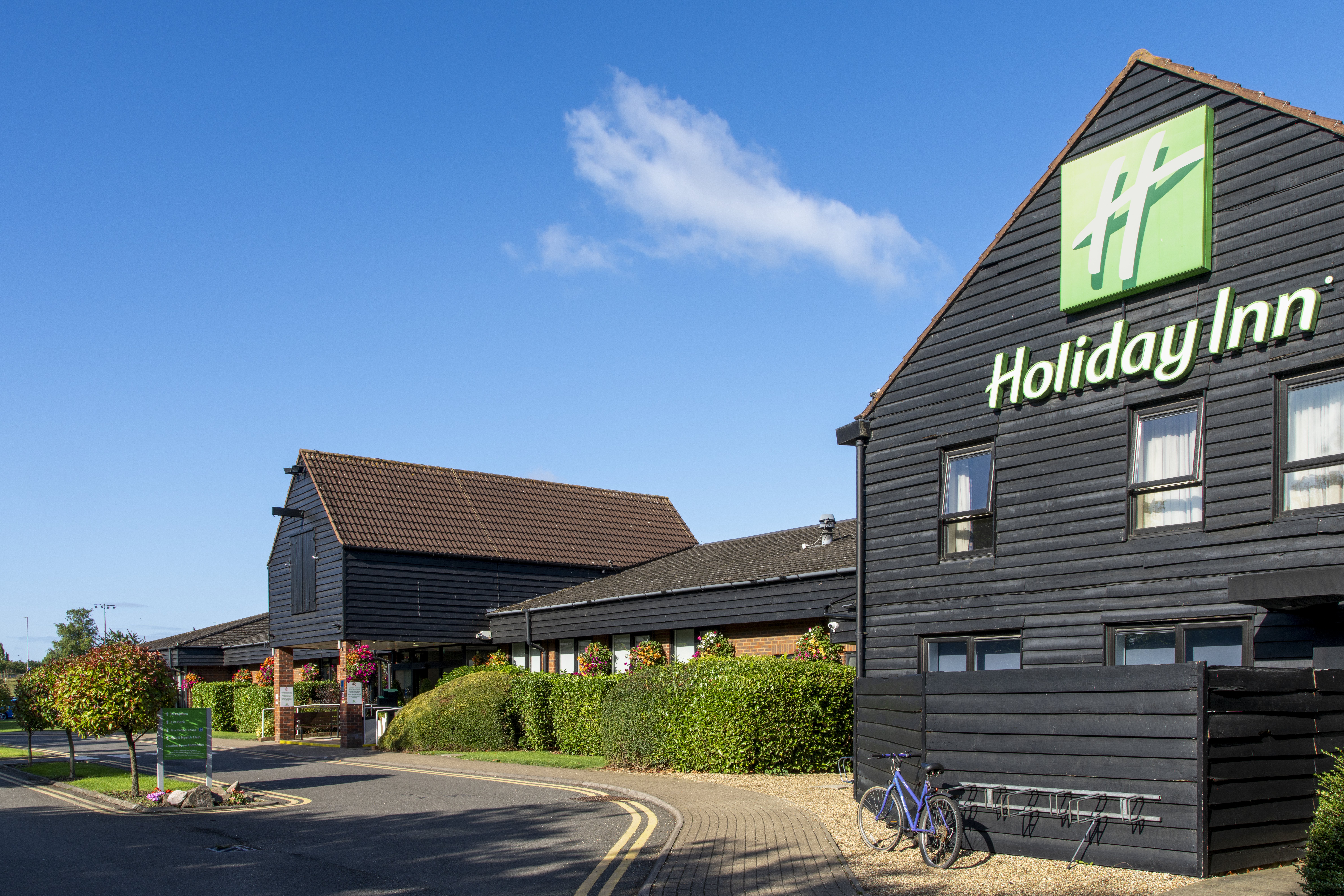HOLIDAY INN CAMBRIDGE 68/75