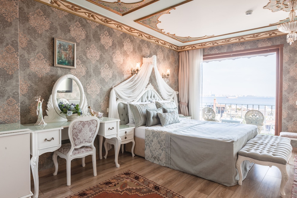 Romantic Hotel Istanbul 15/72