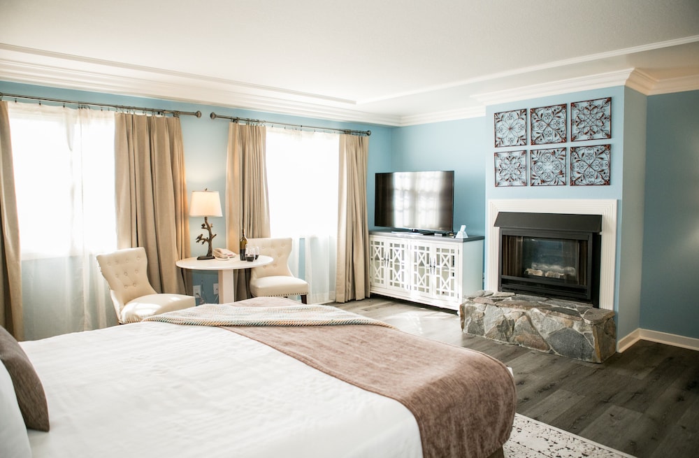 Sea Otter Inn 17/63