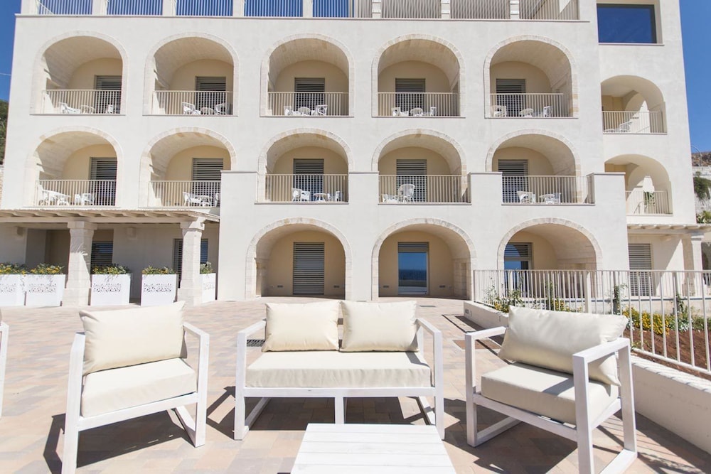 EST HOTEL 9/65