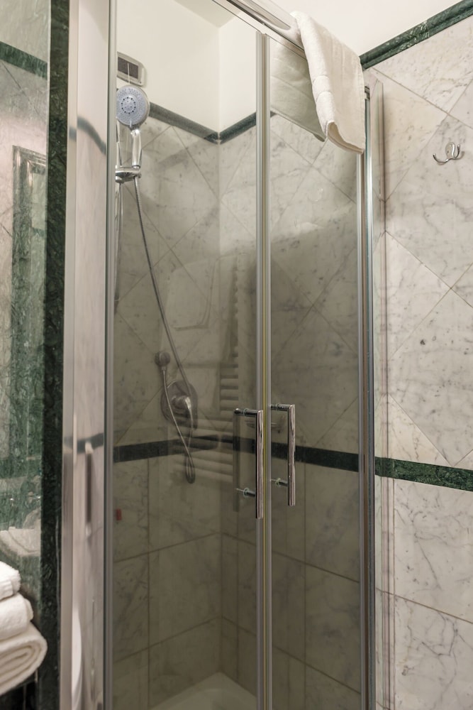 Hotel Villa Sofia 48/51