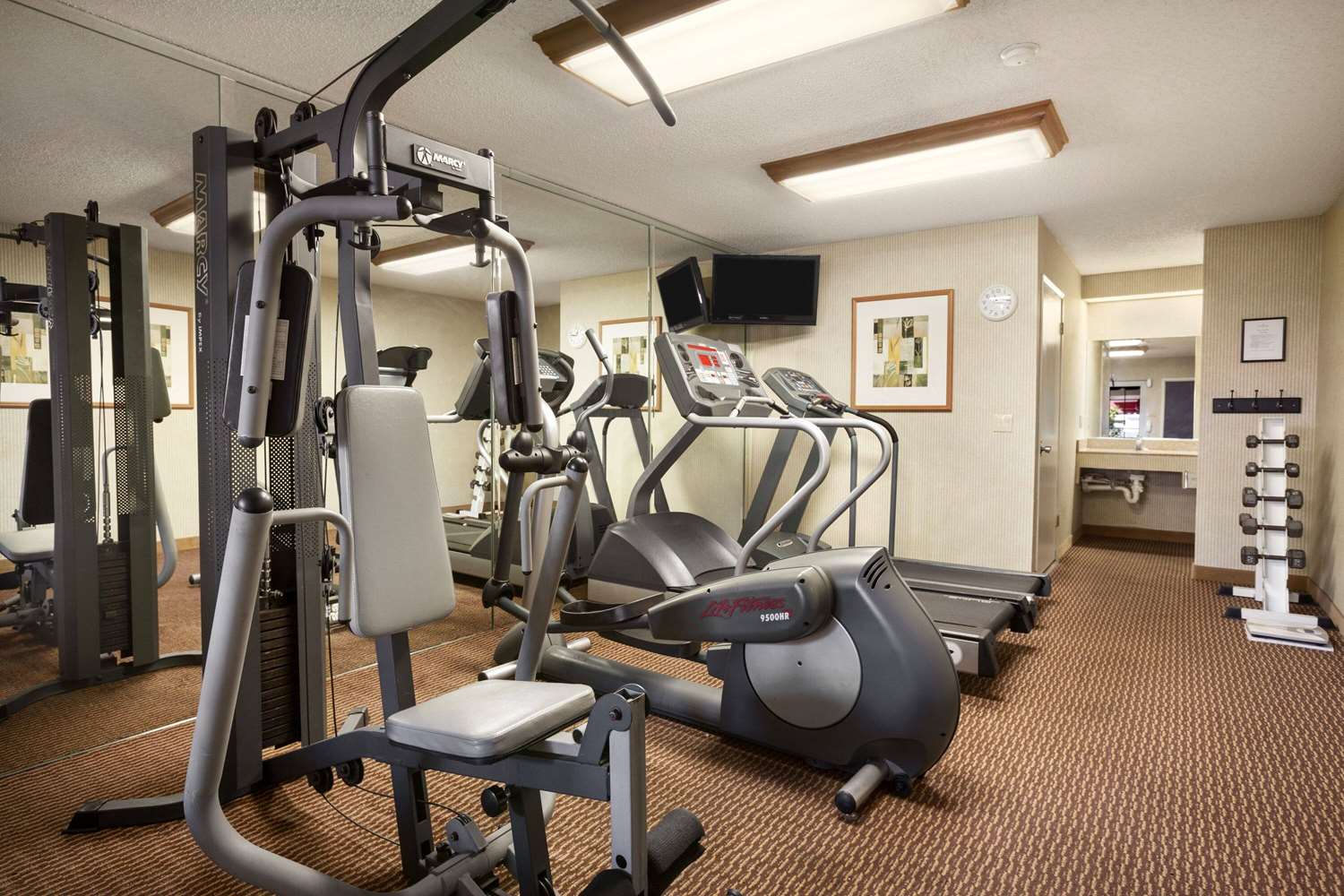Ramada By Wyndham Costa Mesa/Newport Beach 23/38