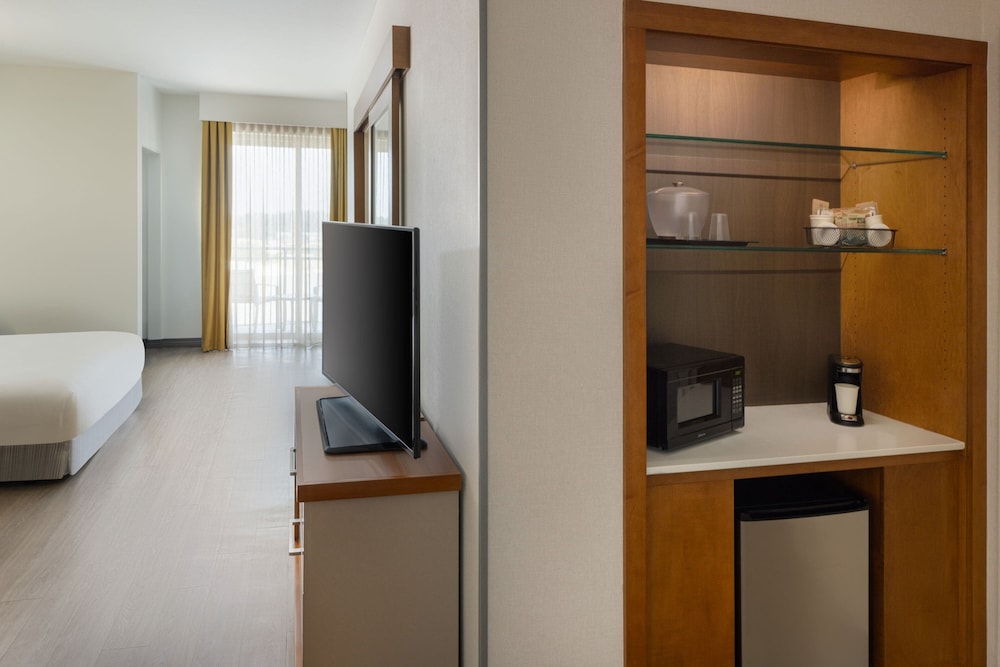 SpringHill Suites Orange Beach at The Wharf 32/66