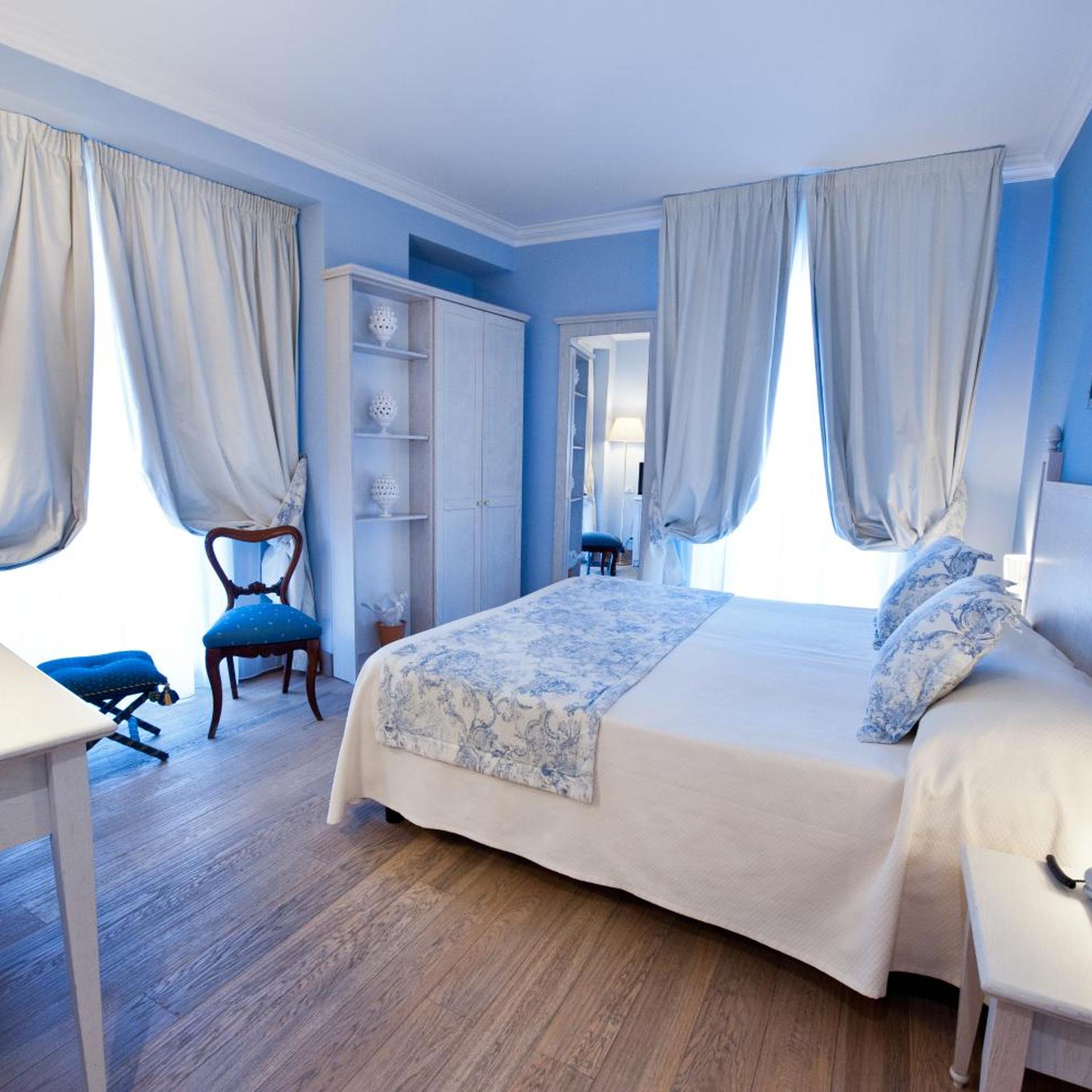 Room, Double Bed, Town View