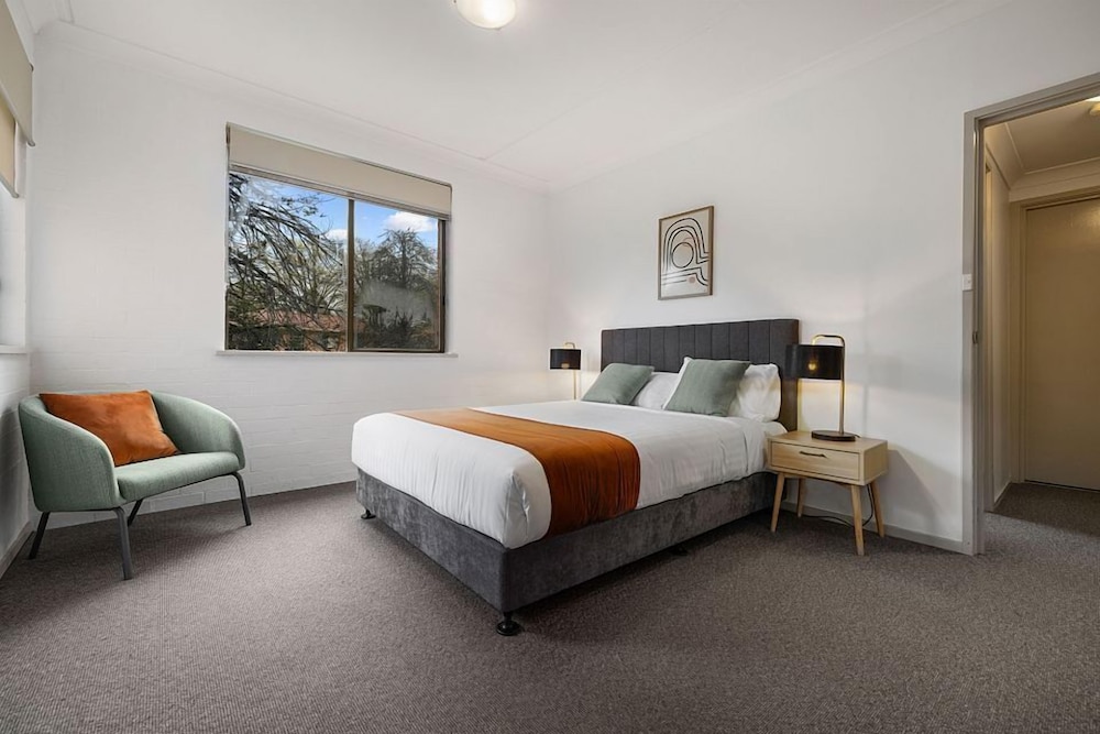 1 BEDROOM, APARTMENT