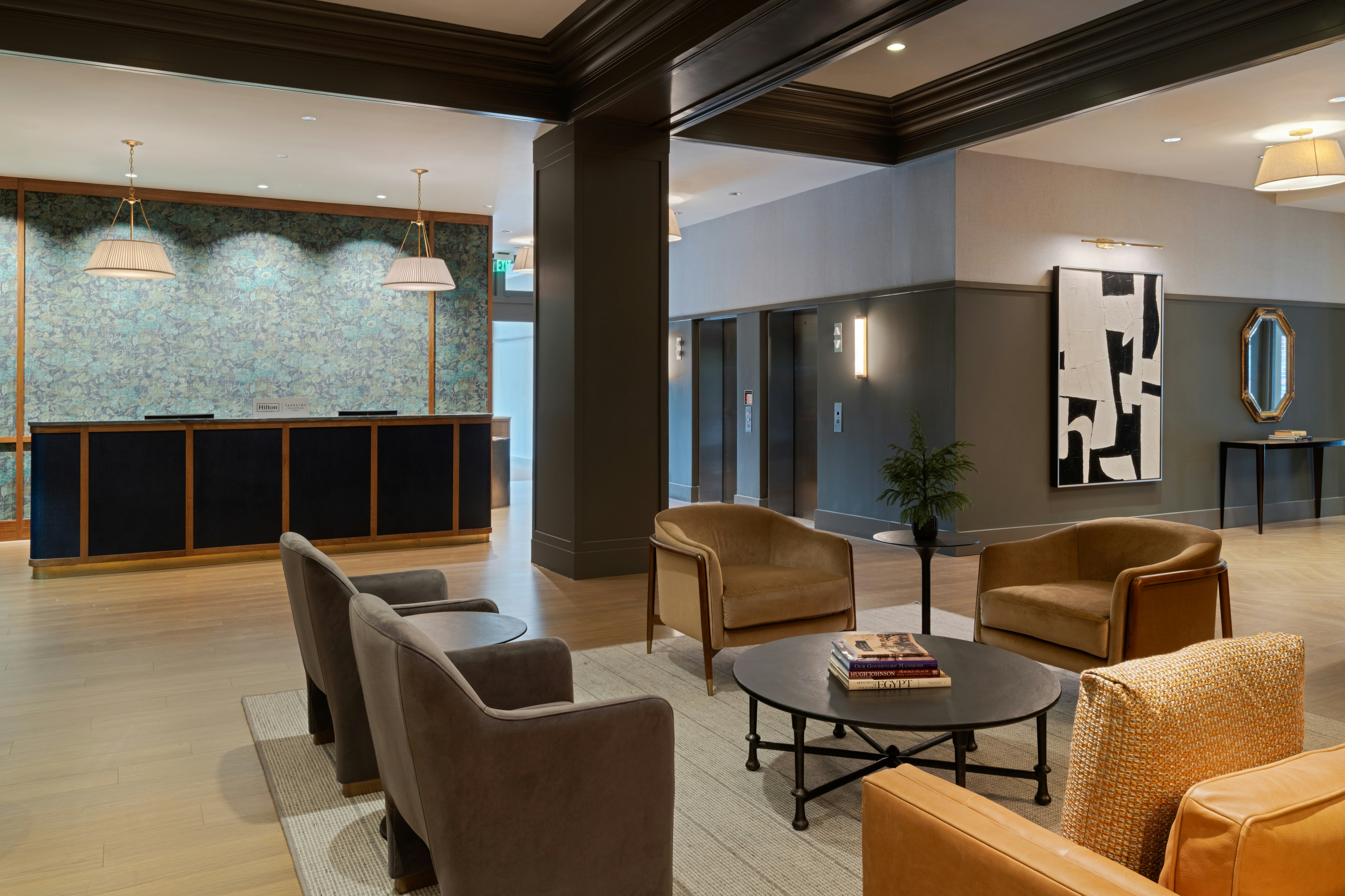 The Sam Houston Curio Collection By Hilton 23/65