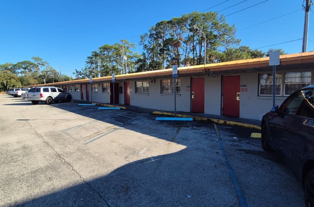 Arrow Motel by OYO Near Downtown 35/49