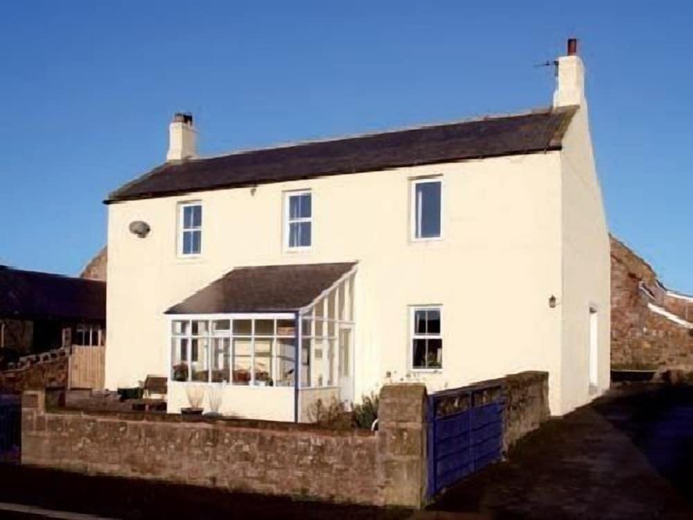 East House 7/8