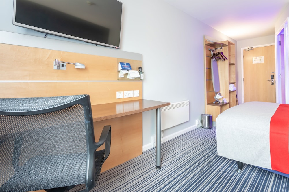 Holiday Inn Express Dunfermline 26/57