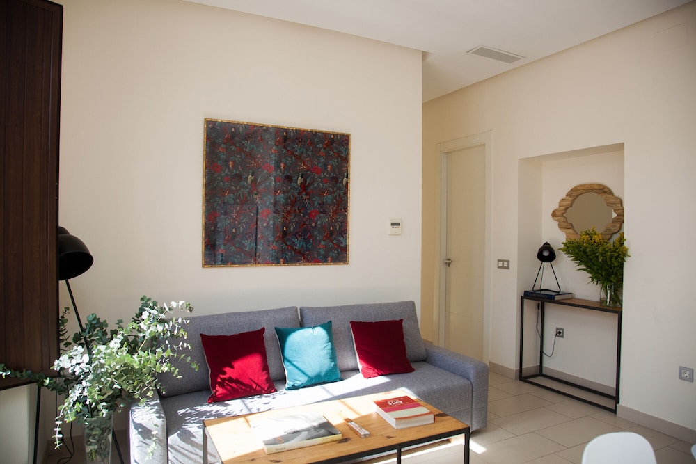Q&Q Cathedral Suites Sevilla 18/50
