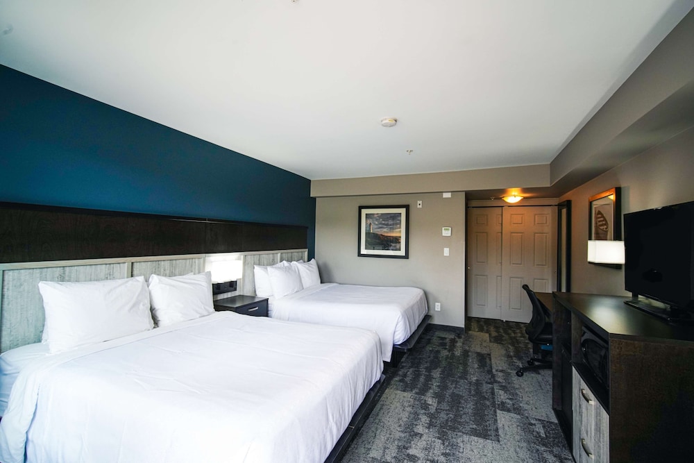 Best Western Plus Chocolate Lake Hotel 21/80
