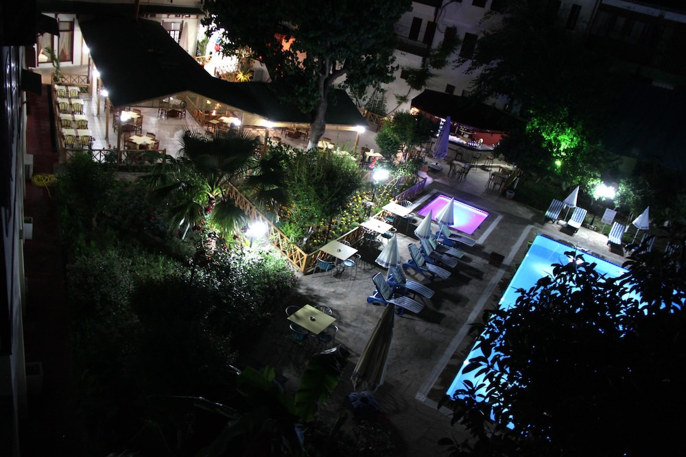 Idyros Hotel 45/50