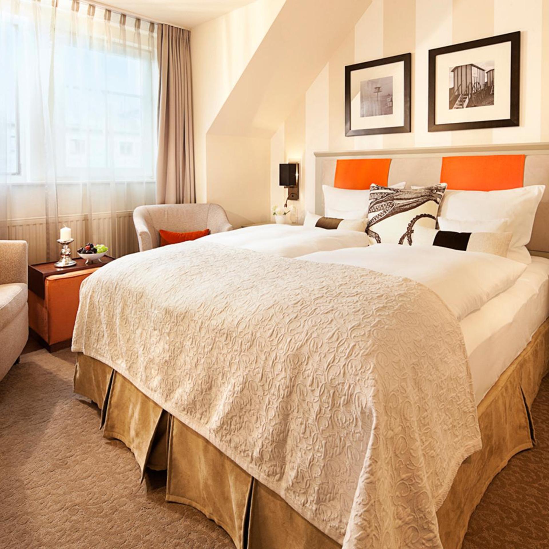 Room, Double Bed, Lateral Side Sea View
