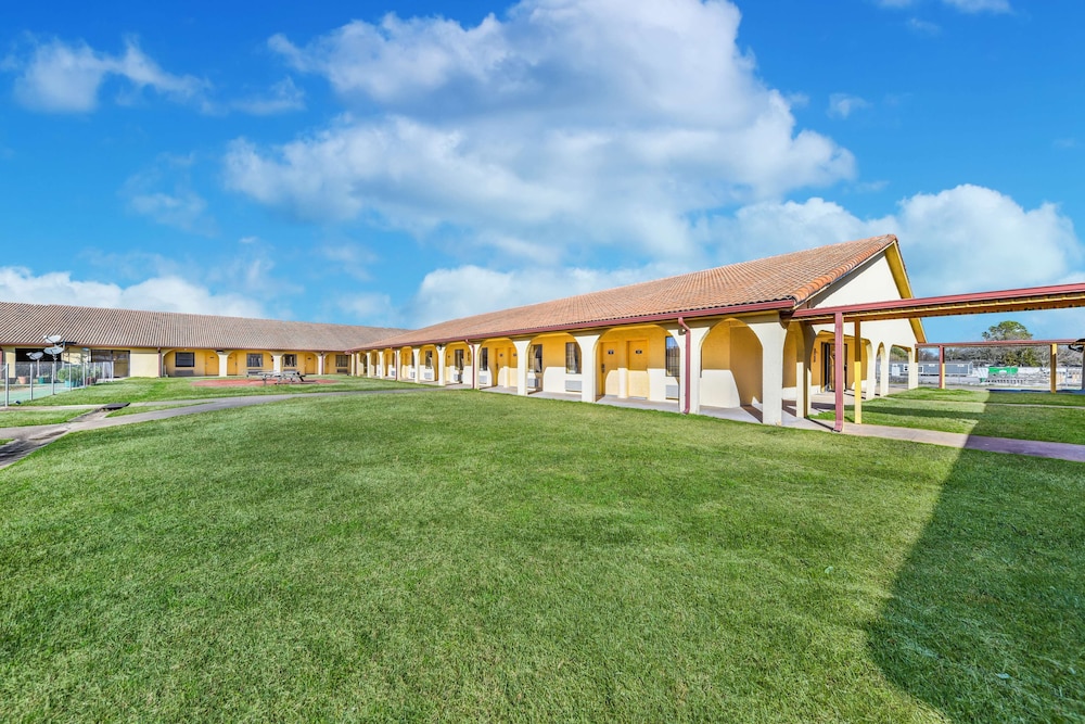 Americas Best Value Inn 2/40