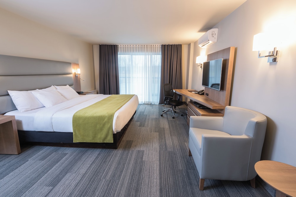Residential, King Bed, Accessible