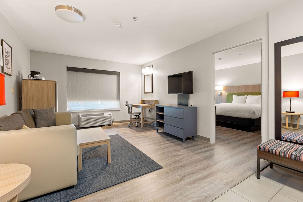 Country Inn & Suites by Radisson, Asheville - Outlet Mall 30/36