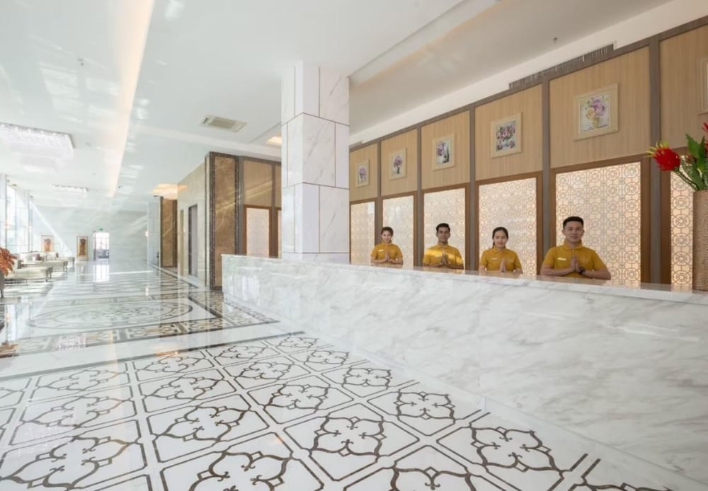 Elegant Bangkok Hotel 5/50