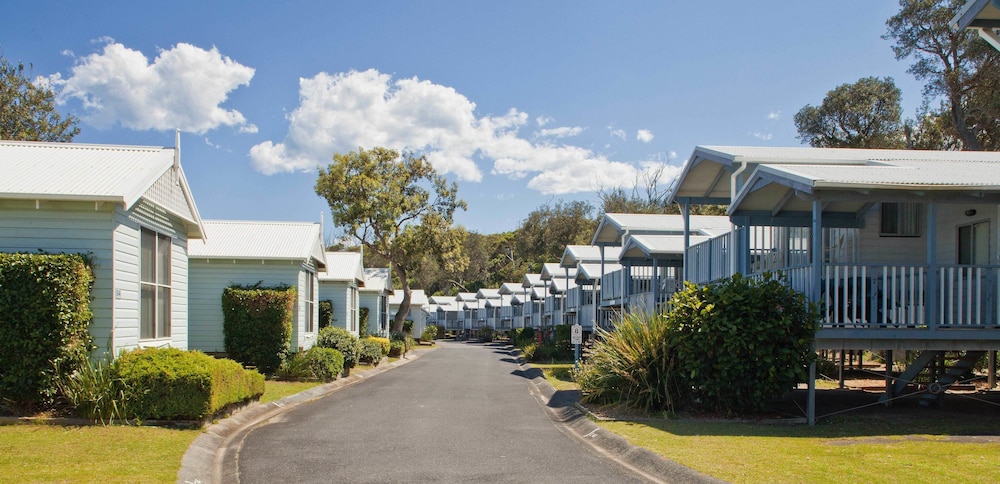 BLUE LAGOON BEACH RESORT 59/67