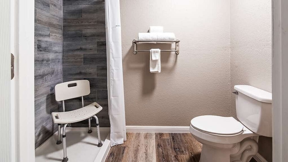 Travelodge by Wyndham San Antonio Downtown Northeast 30/35