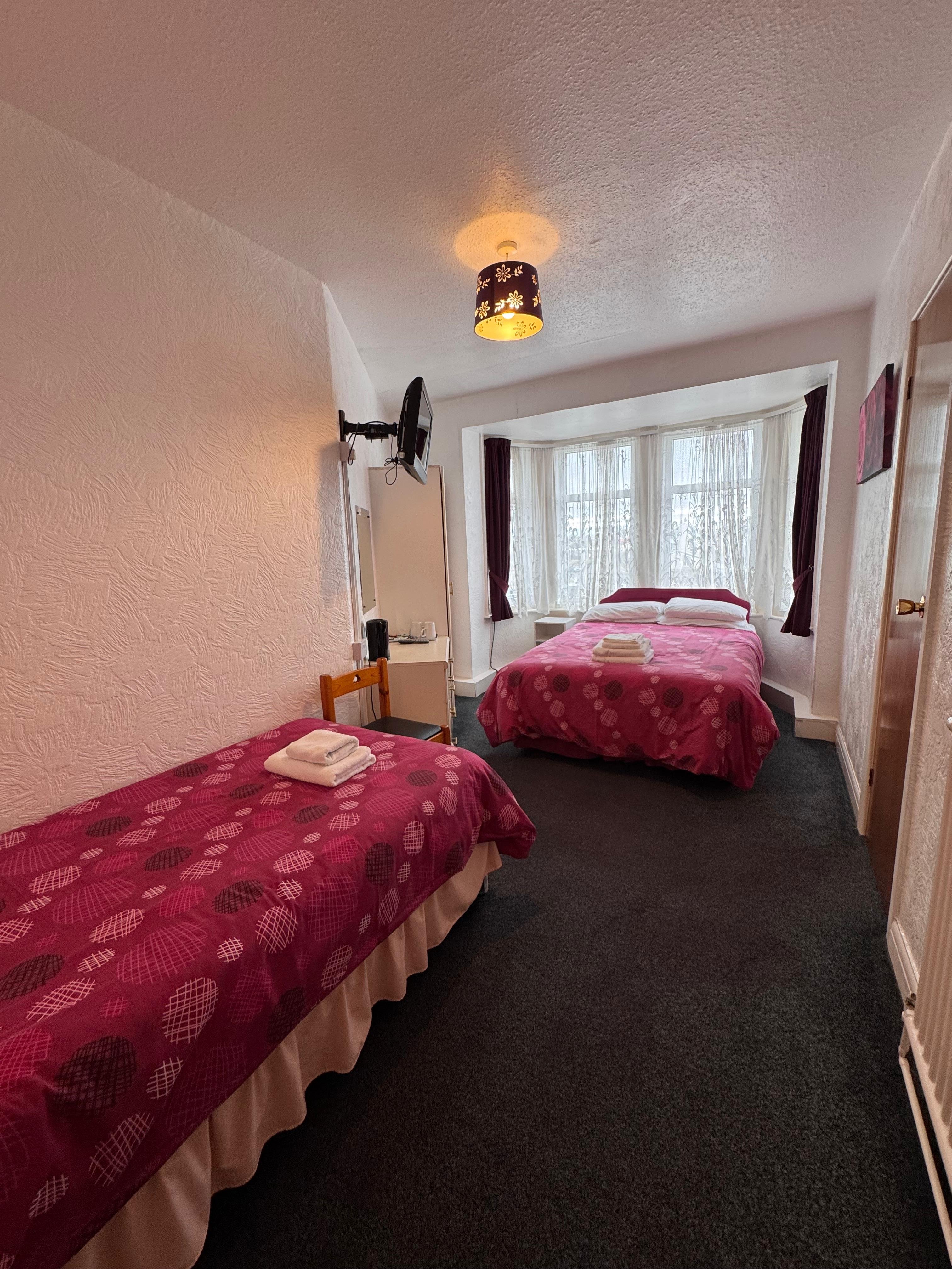 RideSide Hotel, next to Pleasure Beach Blackpool 26/65