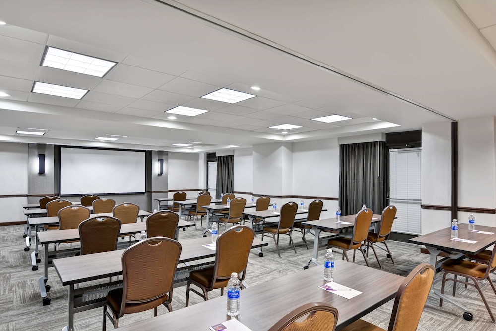Hyatt Place Birmingham/Hoover 39/47