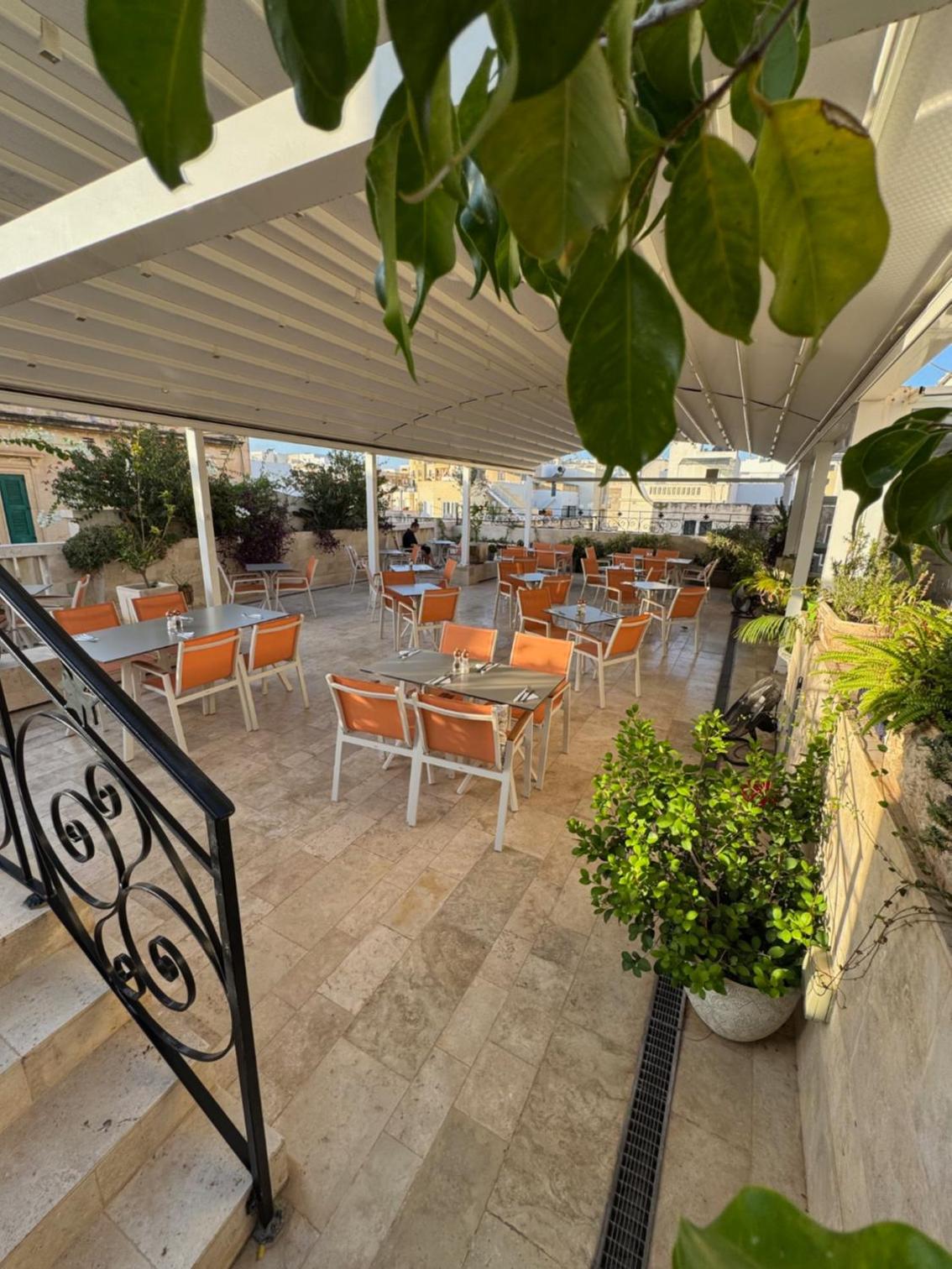 The Maltese Sun 21/28
