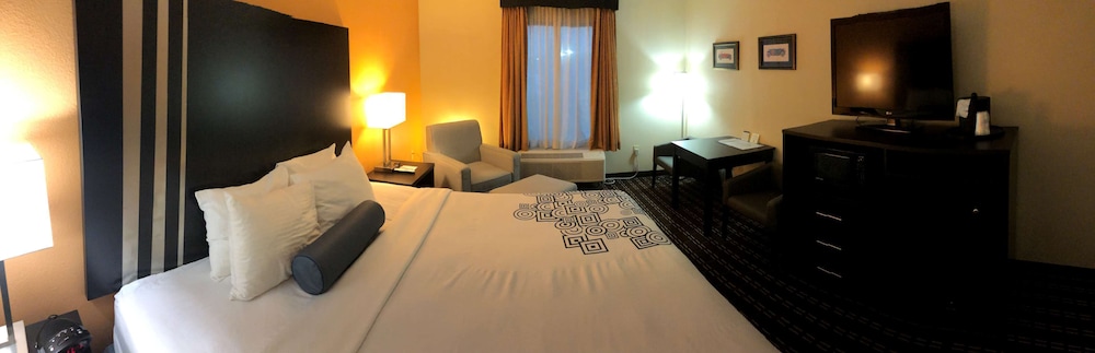Best Western Plus Bass Hotel & Suites 11/22