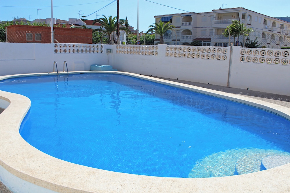 APARTAMENTOS BERNAT PIE DE PLAYA 3000 41/68