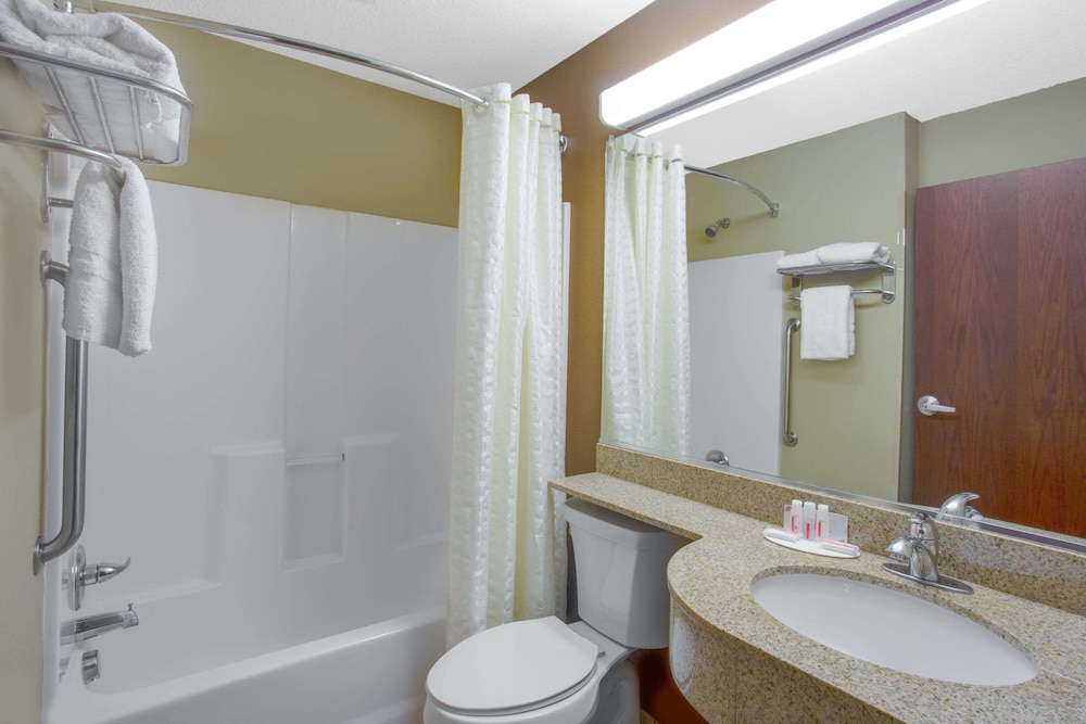 Microtel Inn And Suites By Wyndham Harrisonburg 26/29