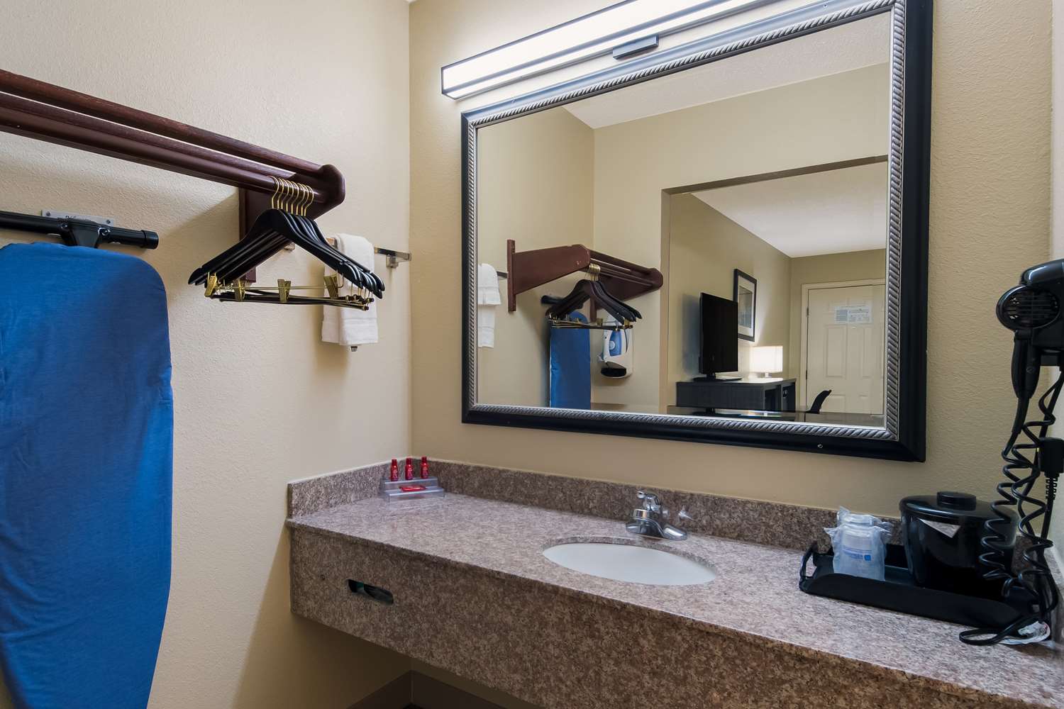 Surestay Plus Hotel By Best Western Jackson 25/25