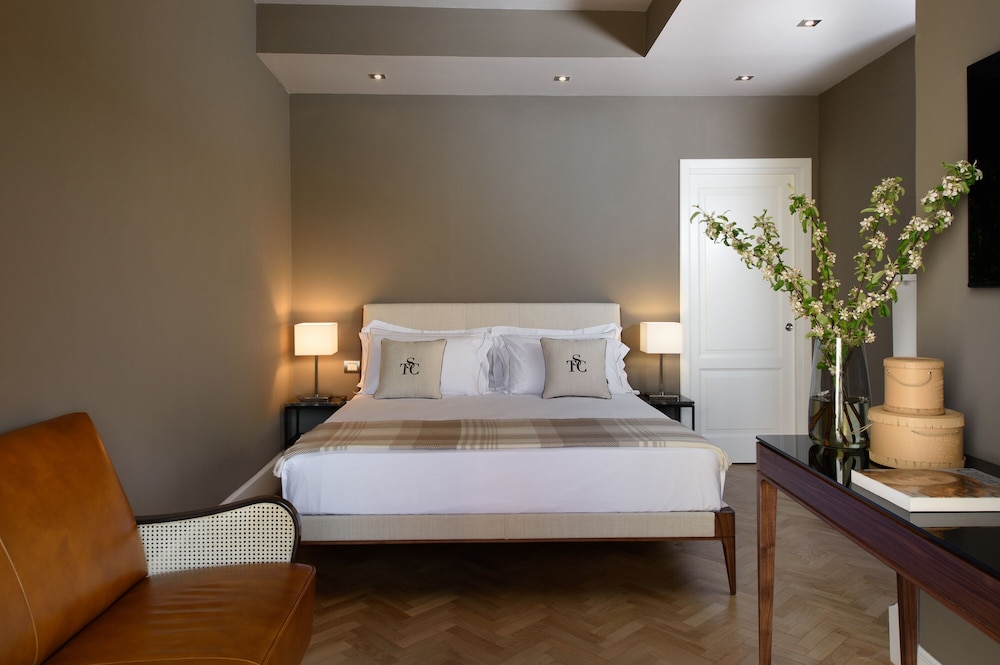 DELUXE, SUITE, CITY VIEW, BALCONY