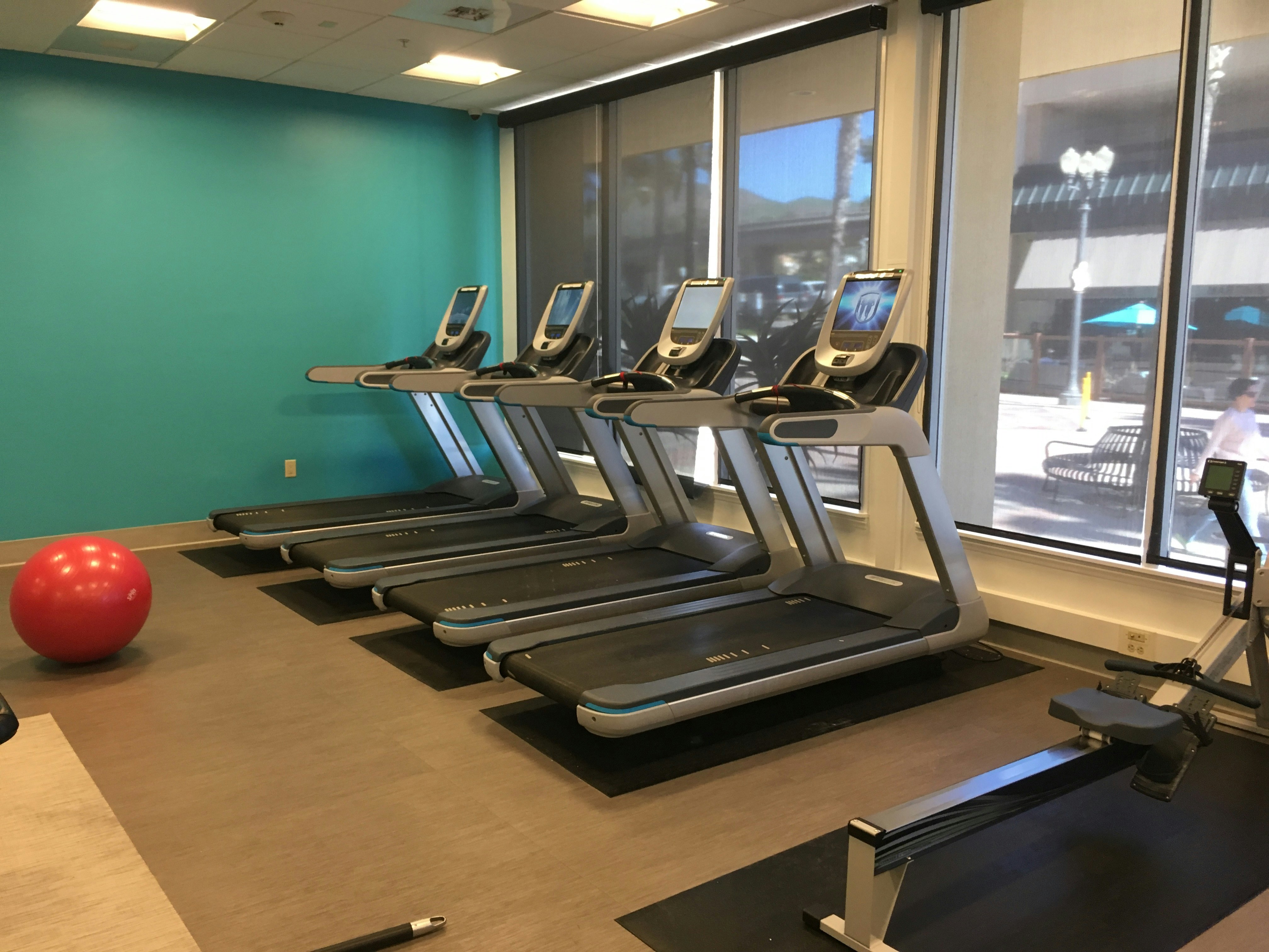 Crowne Plaza Ventura Beach 43/74