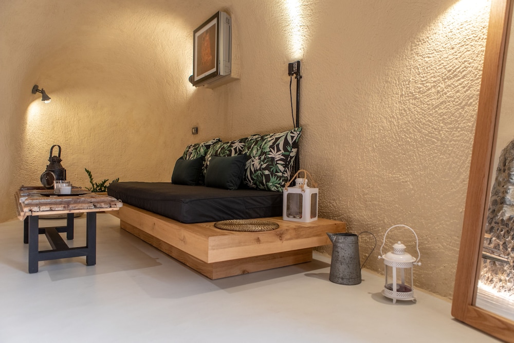 Nalas Cave Suite - Adults Only 36/50