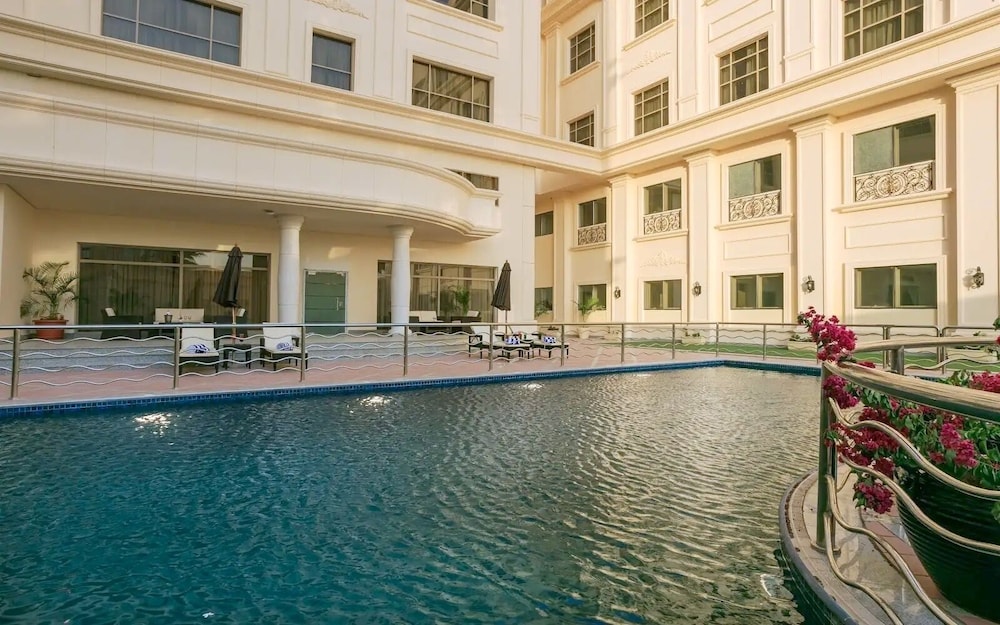 فندق سنسيت(Sunset Hotel) 57/60