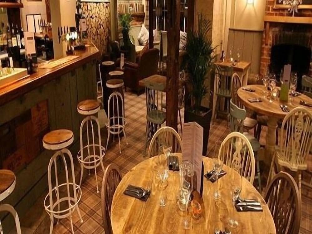 The Fox & Hounds 7/9