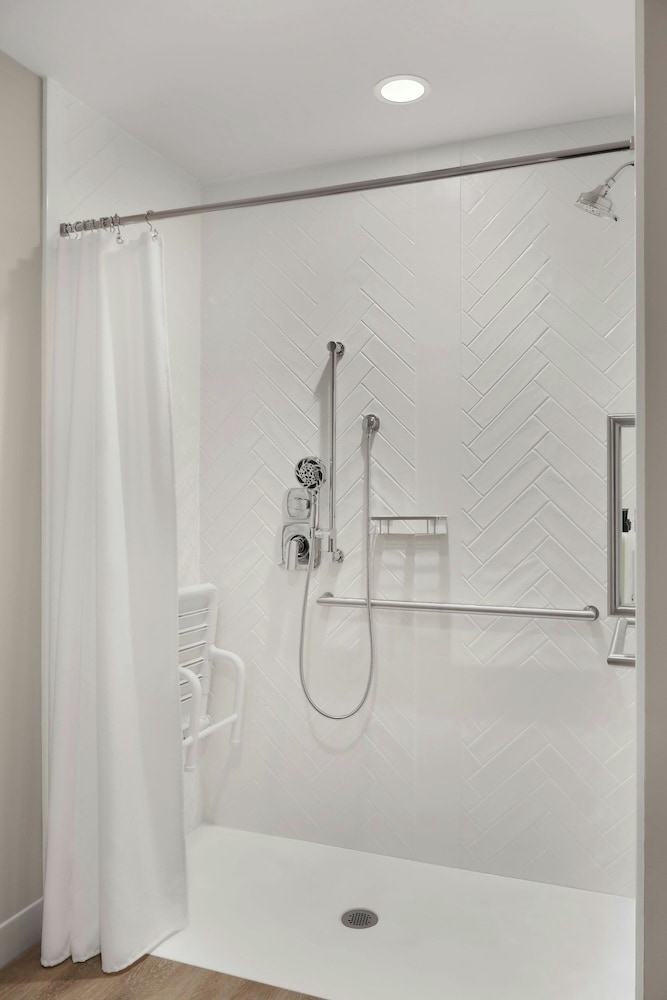 TownePlace Suites by Marriott Crown Point 25/26