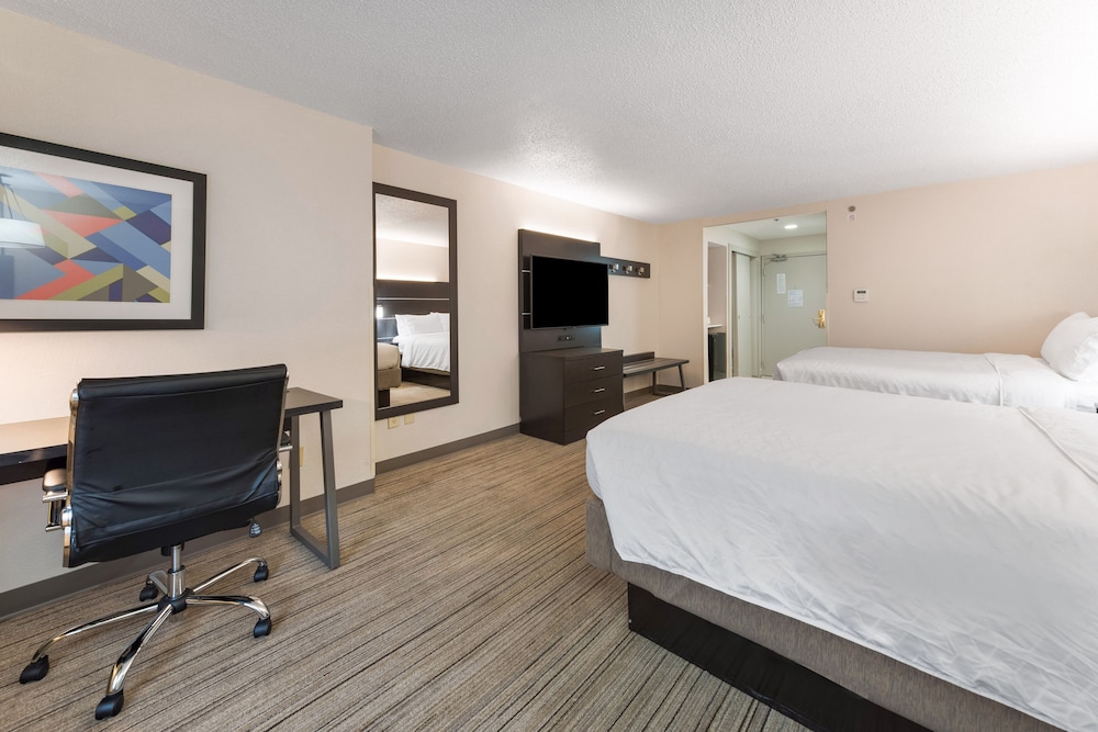 Holiday Inn Express Columbus Downtown 30/75