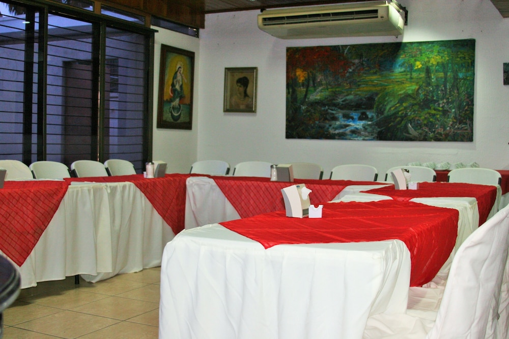 La Posada del Arcangel 24/74
