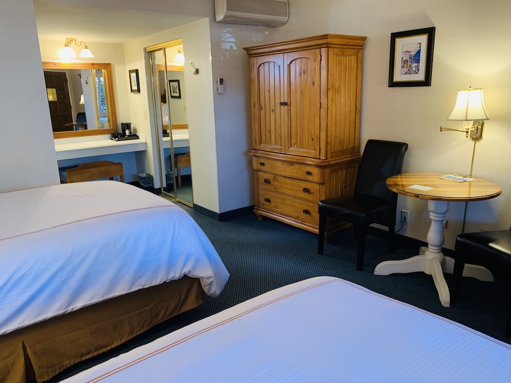 Franciscan Inn & Suites 12/40