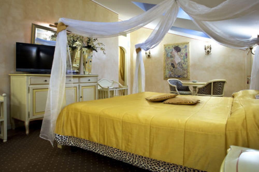 Vip's Motel Luxury Accommodation & Spa 17/72