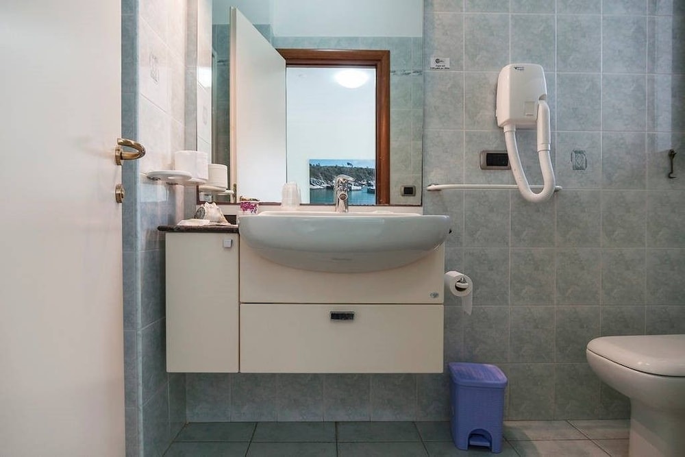 Hotel Tirreno 49/52