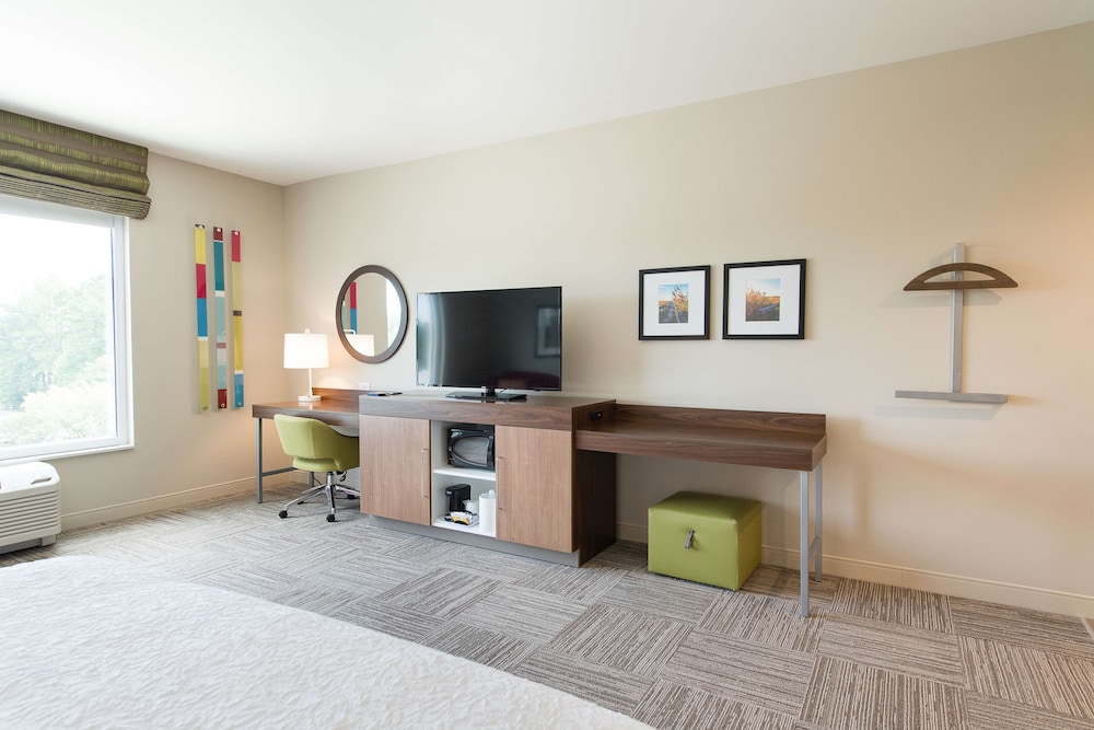 Hampton Inn & Suites Fayetteville 18/46