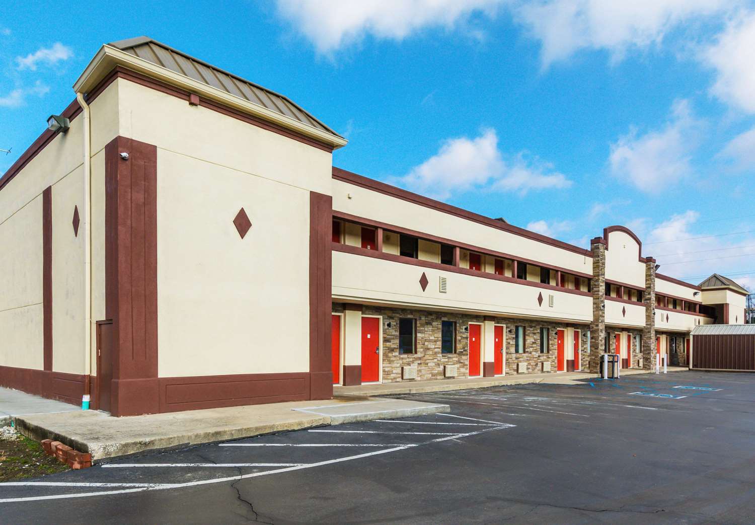 Econo Lodge Cloverdale 5/39