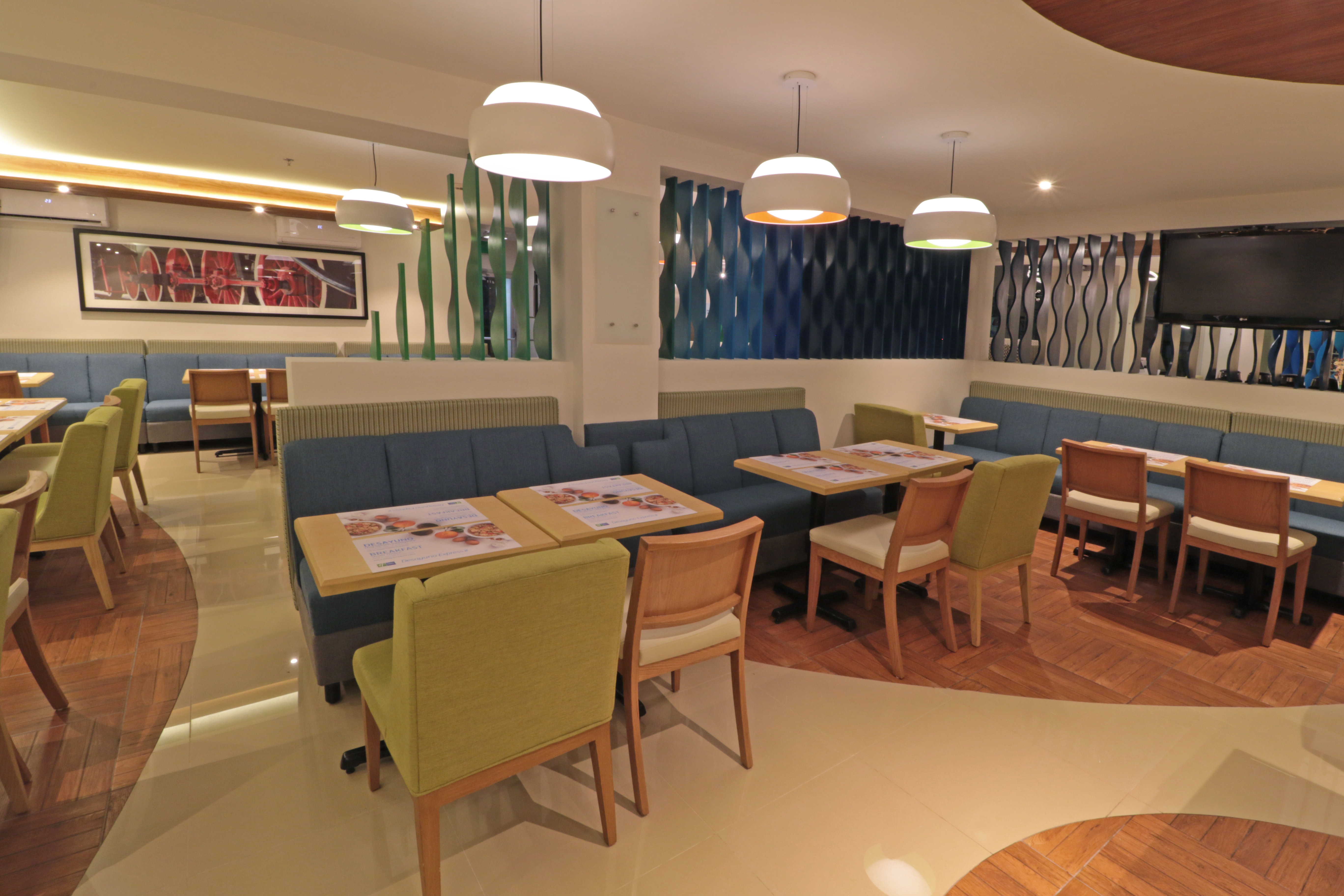 Holiday Inn Express Piedras Negras 56/72