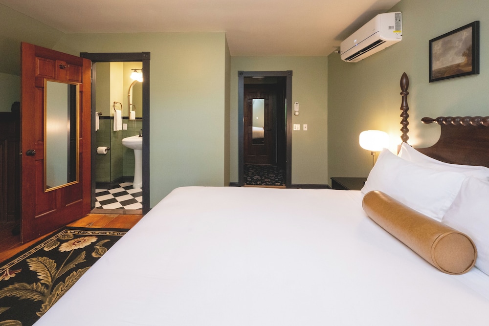 Rookwood Inn 25/50